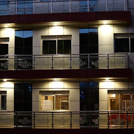 Royal Park Hotel جينجا المظهر الخارجي الصورة