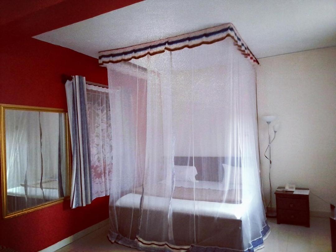 Royal Park Hotel جينجا المظهر الخارجي الصورة